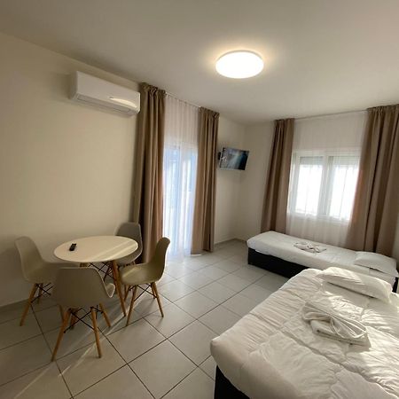 Opalium Beach Front Suites Potos Ngoại thất bức ảnh