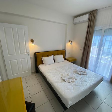 Opalium Beach Front Suites Potos Ngoại thất bức ảnh
