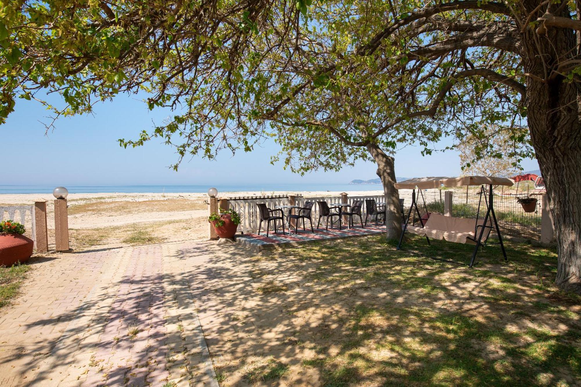 Opalium Beach Front Suites Potos Ngoại thất bức ảnh
