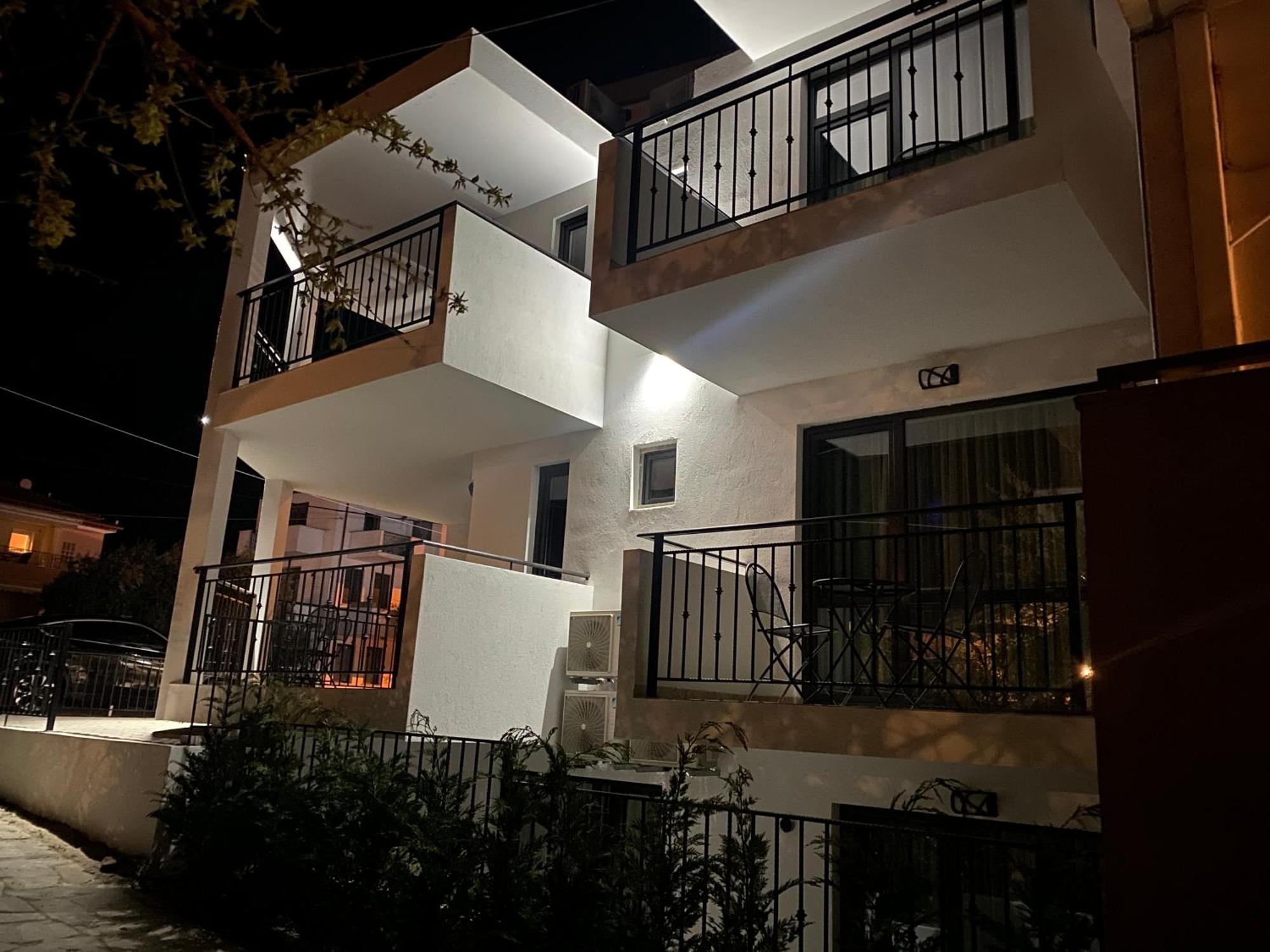 Opalium Beach Front Suites Potos Ngoại thất bức ảnh