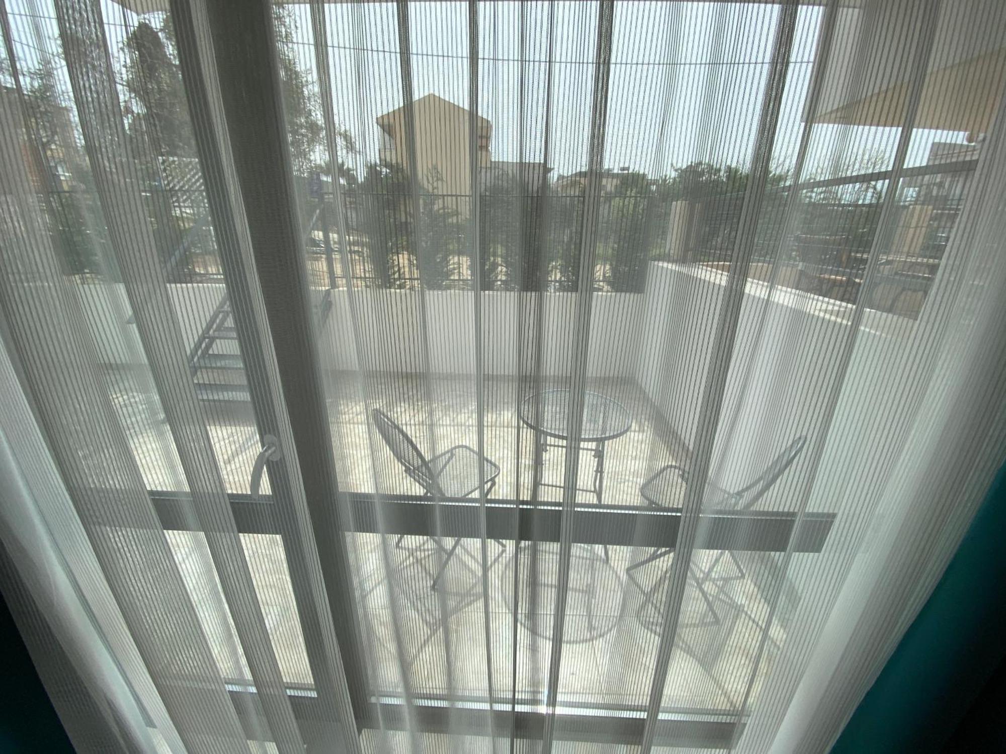 Opalium Beach Front Suites Potos Ngoại thất bức ảnh