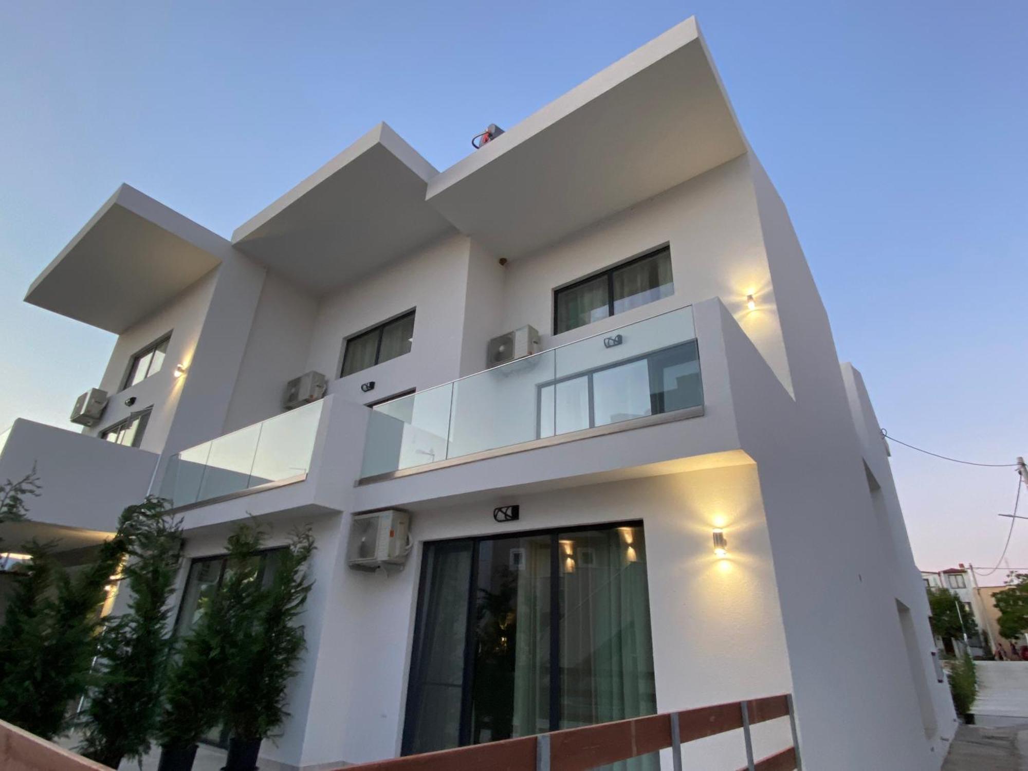 Opalium Beach Front Suites Potos Ngoại thất bức ảnh