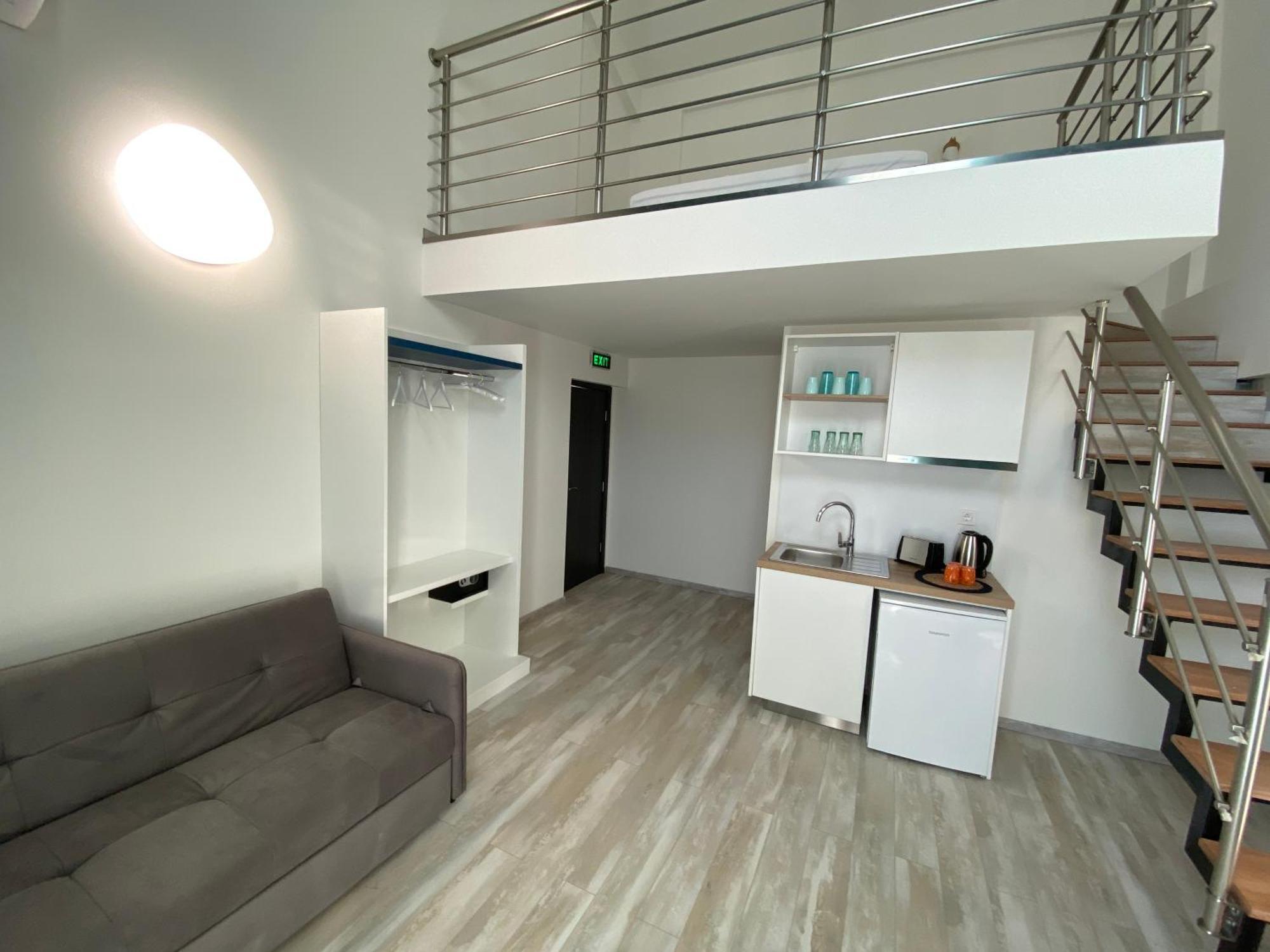 Opalium Beach Front Suites Potos Ngoại thất bức ảnh