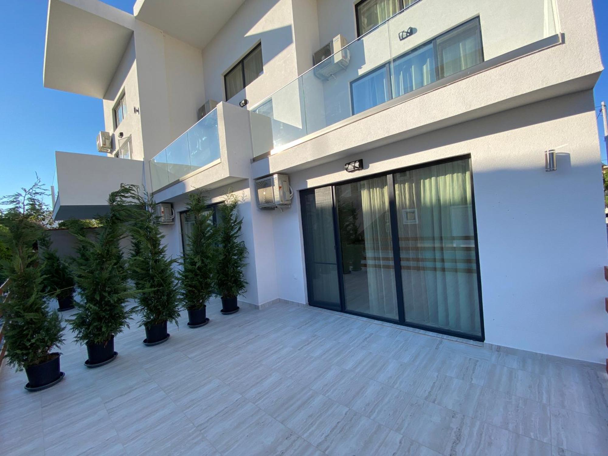 Opalium Beach Front Suites Potos Ngoại thất bức ảnh