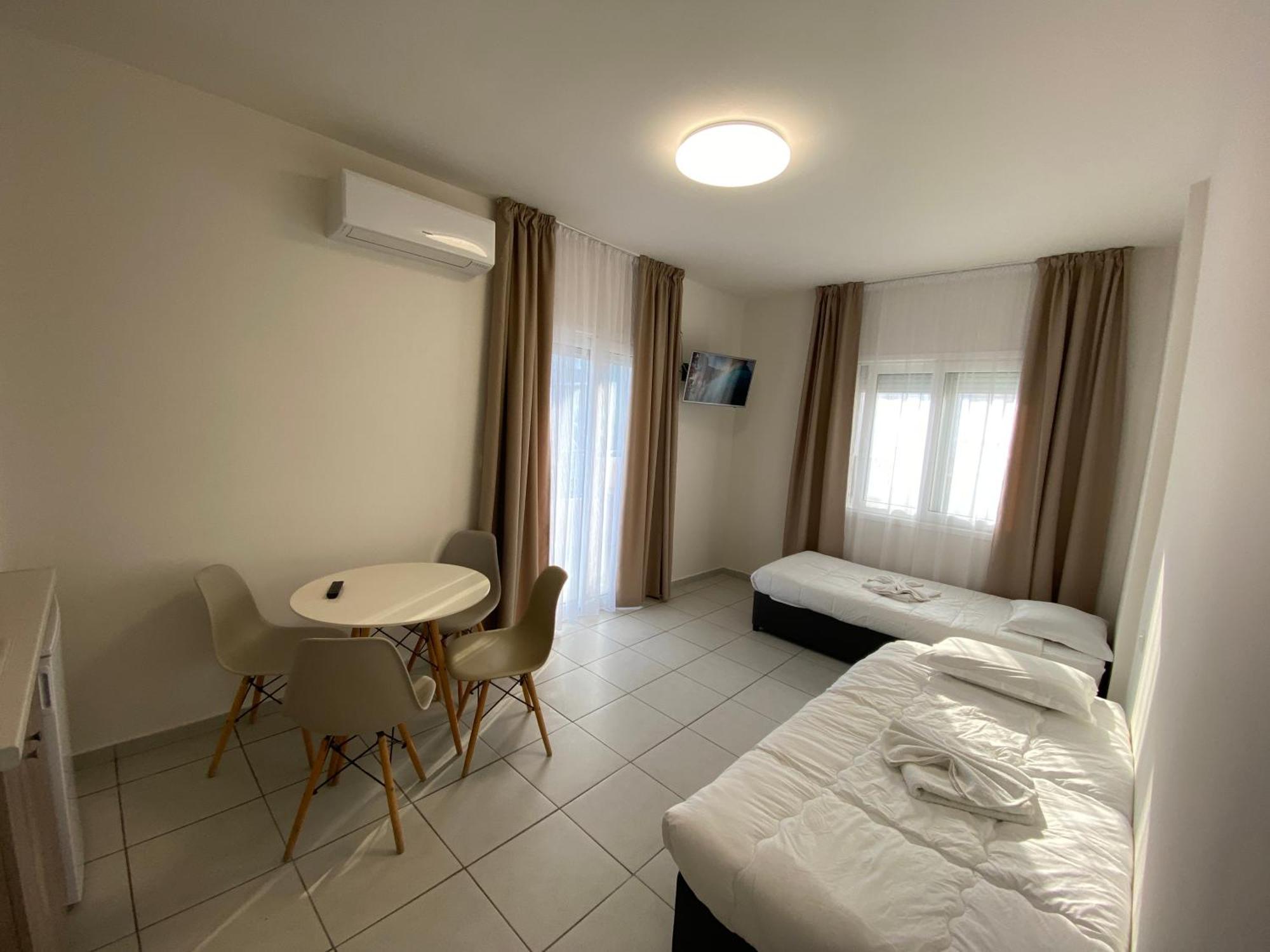 Opalium Beach Front Suites Potos Ngoại thất bức ảnh