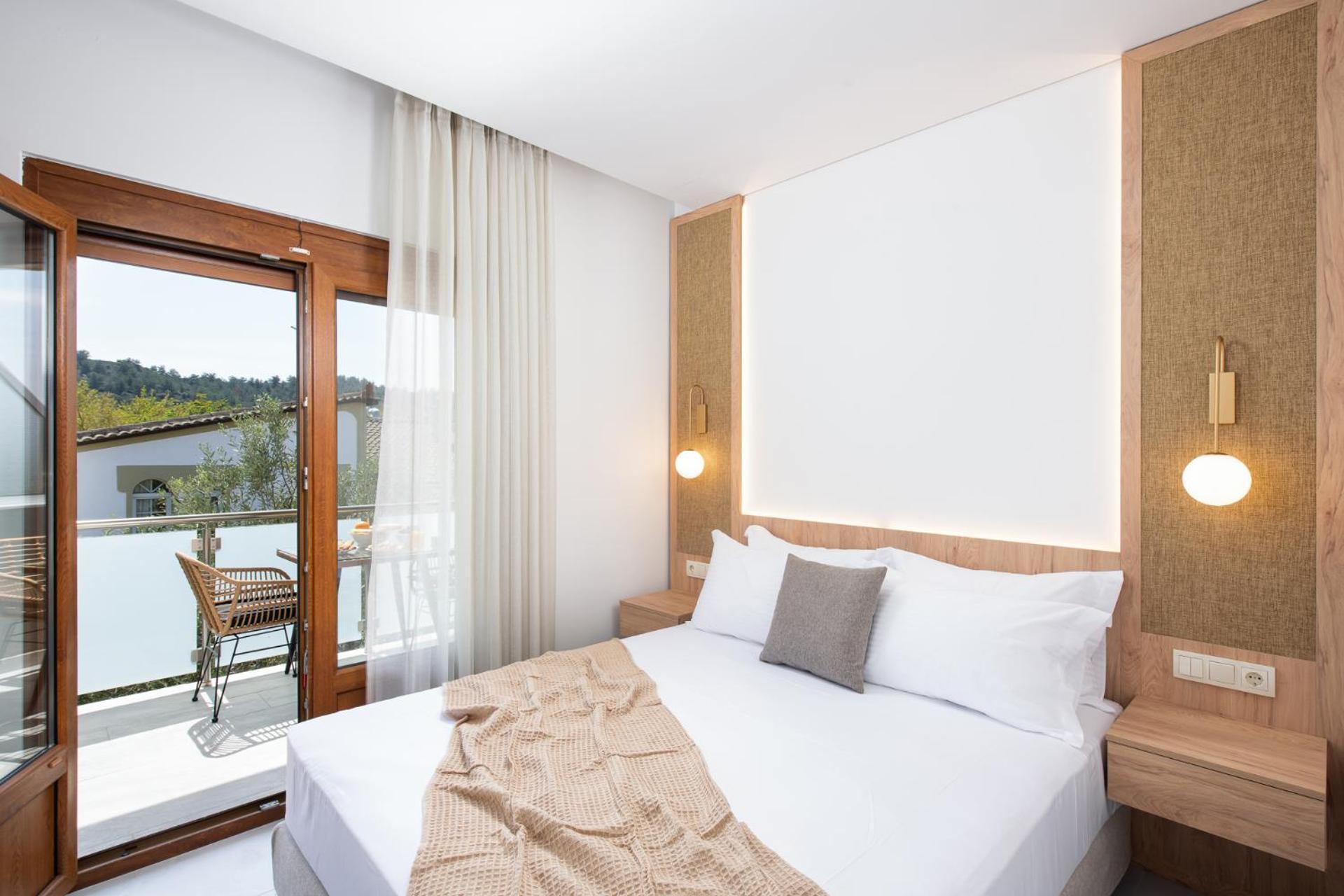 Opalium Beach Front Suites Potos Ngoại thất bức ảnh